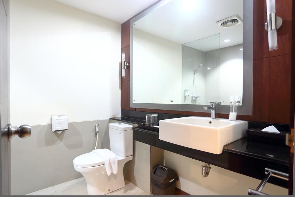 Zen Rooms Legian Dewi Sri Кута Номер фото